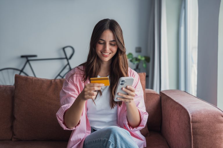How to Build Credit with No Credit History